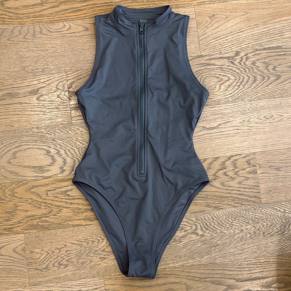 SKIMS Swim half zip one piece bodysuit size XM Gunmetal (charcoal)